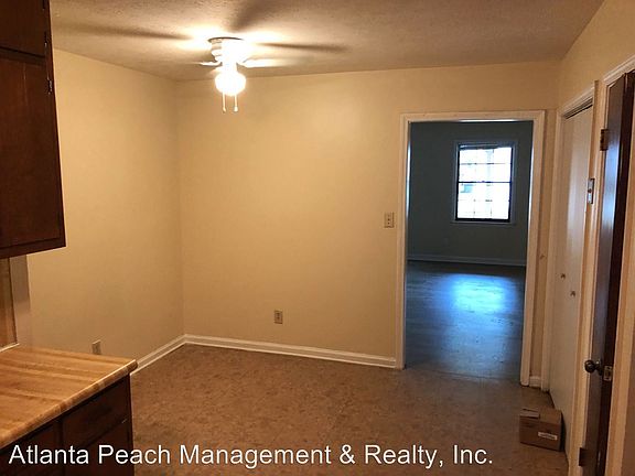 4th image of 1035 Chestnut Oak Ct NE #A
