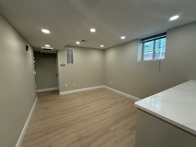 231 Highland Ave #6 — Photo 7