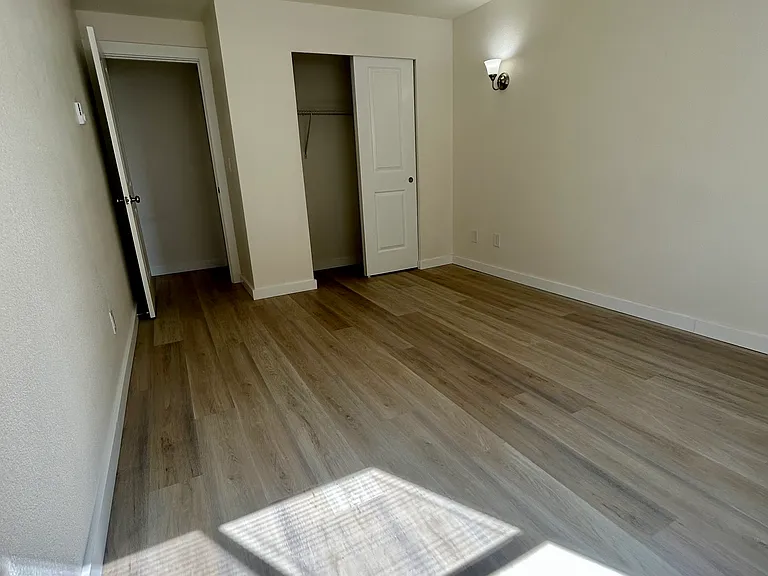 Olympic View Apartments — Photo 26