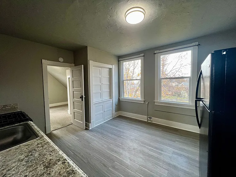 401 NW Bailey Ave #303 — Photo 14