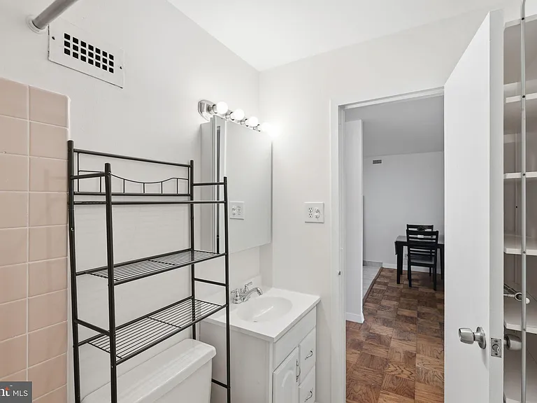 2201 L St NW #805 — Photo 21