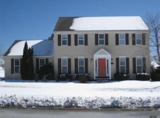 7 Westridge Dr, Seven Valleys, PA 17360