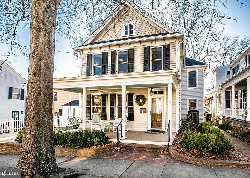 Fabulous updated 1904 Colonial w/front porch