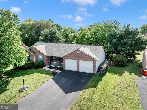 228 Montclair Ct, Hagerstown, MD 21742