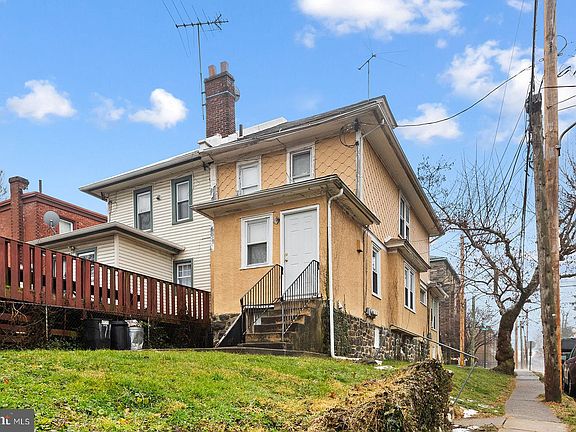 3rd image of 171 Lewis Ave