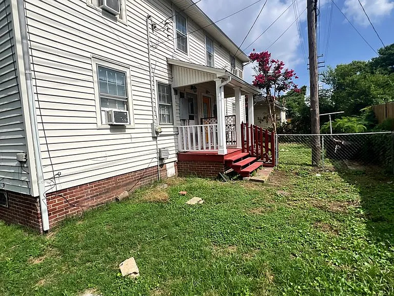 1105 Berry St — Photo 11