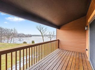 48315 Bayshore Dr, Belleville, MI