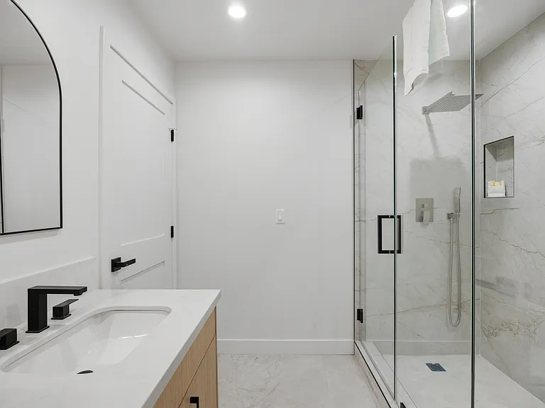 18101 Green Meadow Dr — Photo 9