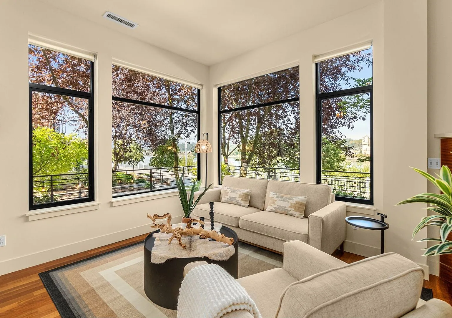 Riverfront Pearl District Townhome | Dual Primary Suites | 3 Decks | Private 2-Car Garage — Photo 3