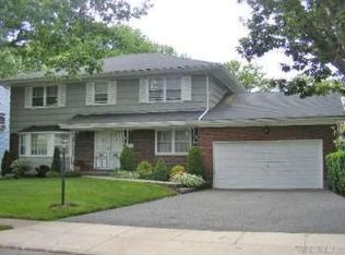 74 Wilson St, Garden City, NY 11530