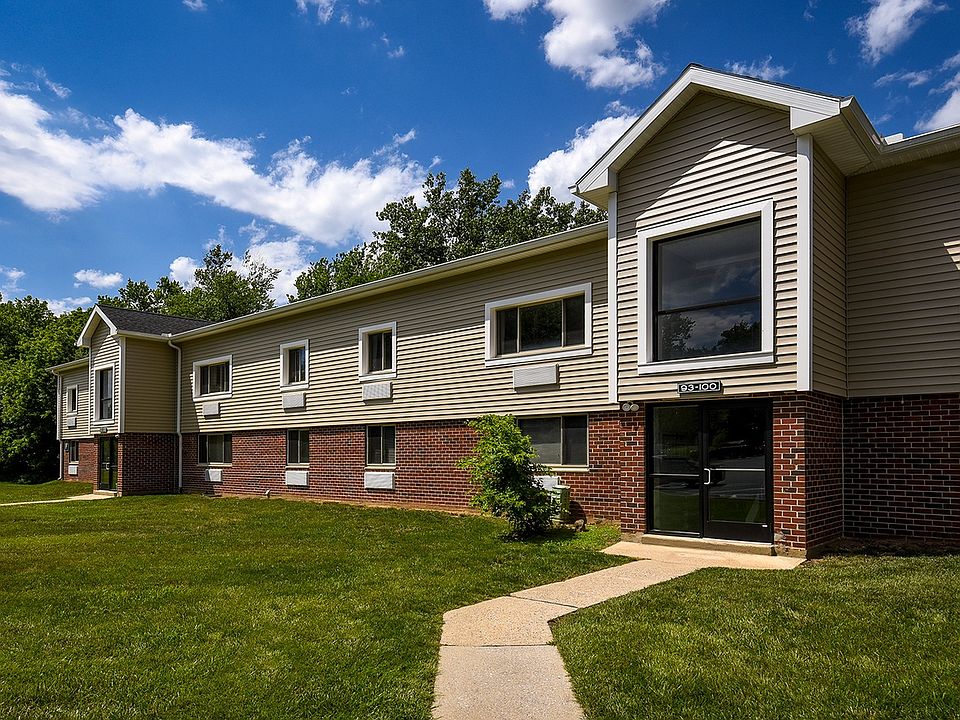 Hollow Run Exterior