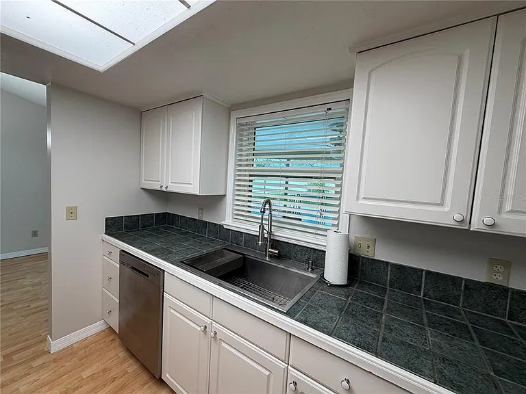 3727 Dunwich Ave — Photo 7