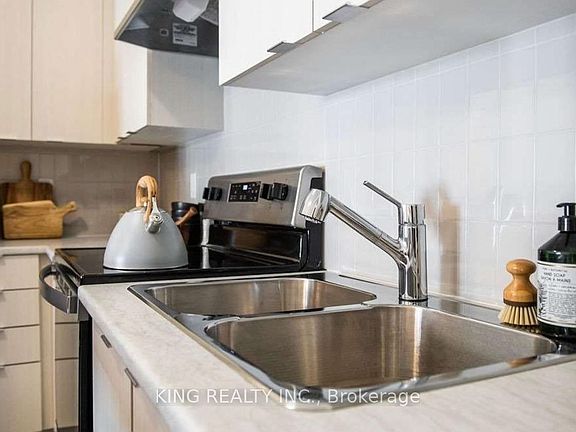 3rd image of 1525 Kingston Rd W #411