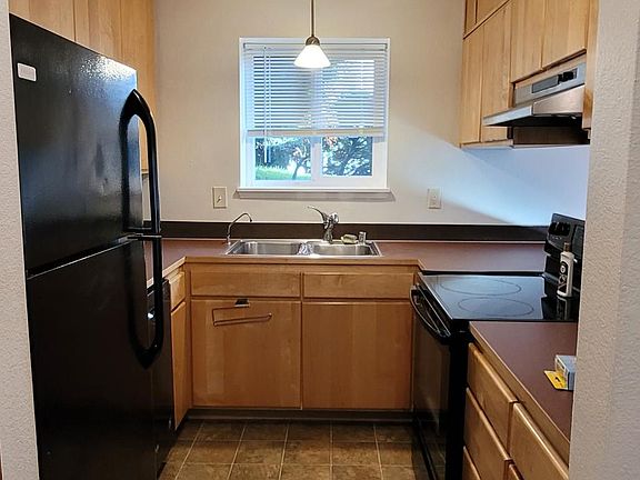 3rd image of 20301 19th Ave NE APT 701
