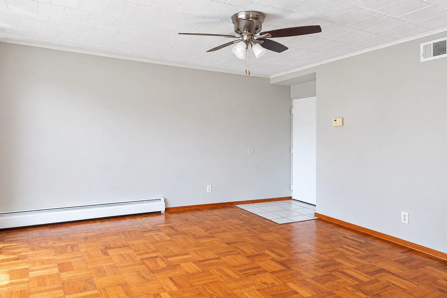 2 bed, 850 sqft, $1,100 — Photo 2