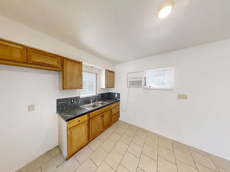 34205 Avenue J — Photo 2