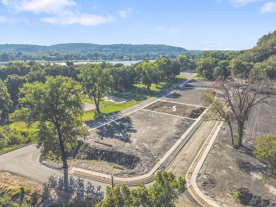 1st image of 5 River Rd