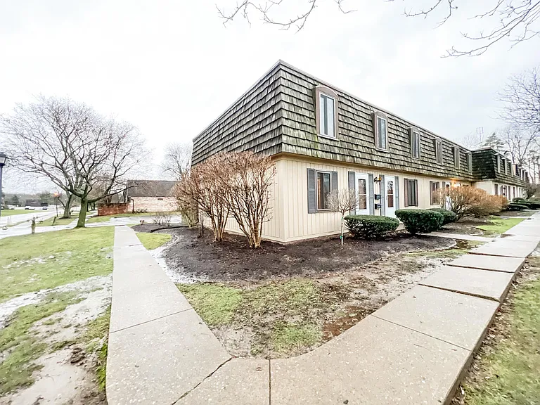 1651 Mentor Ave #101 — Photo 13