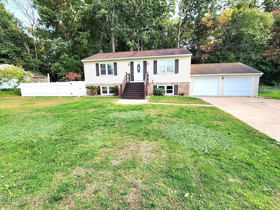 1st image of 10 Spottswood Dr