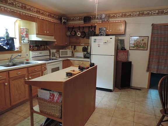 2nd image of 308 Main Ave N