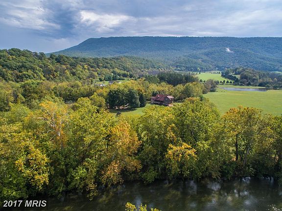 Views of the surrounding mountains