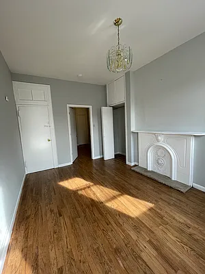 Rented by New York Realty Minimax Inc | media 8