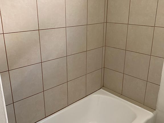 2nd image of 164 N Oak Knoll Ave APT 3