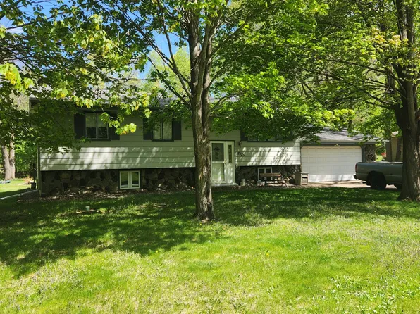 17425 Owatonna St NE, Ham Lake, MN 55304