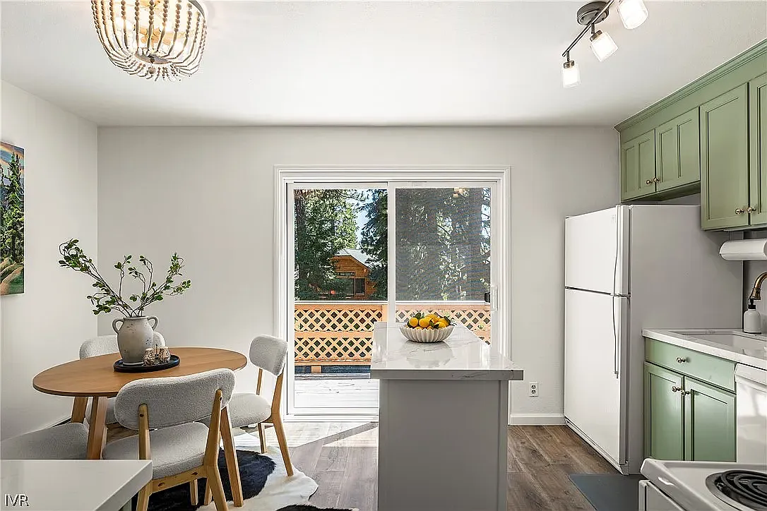 3 bed, 2.5 bath, 1500 sqft, $1,490 — Photo 4