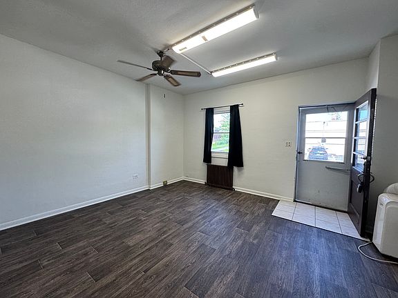 3rd image of 3S230 Warren Ave #3