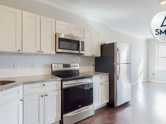 2nd image of 141 E North Ave #3RR