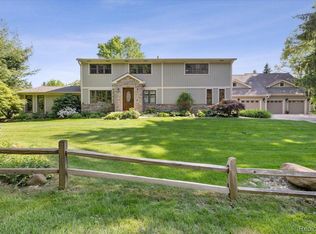 5630 Griffith Dr, Brighton, MI
