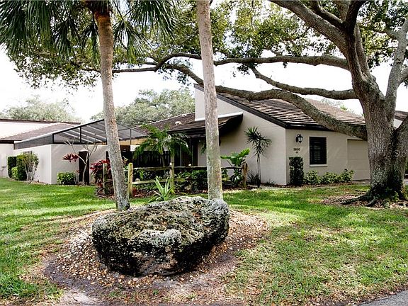 4th image of 3850 Glen Oaks Manor Dr