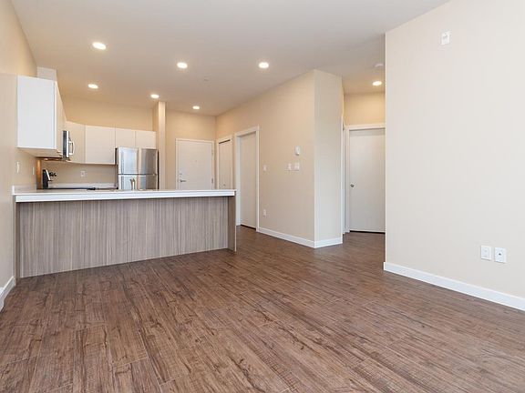 5th image of 1085 Goldstream Ave #965112