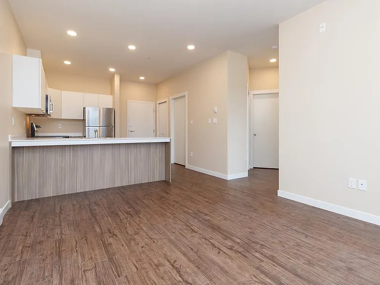 1085 Goldstream Ave — Photo 37
