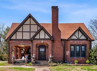 208 Cox Ave, Thomasville, NC 27360