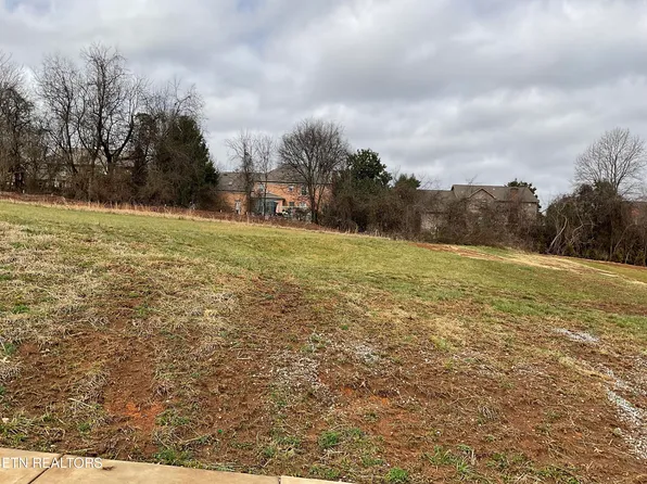 521 Larksong Dr, Farragut, TN 37934