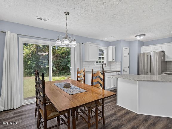 5th image of 247 Ross Court