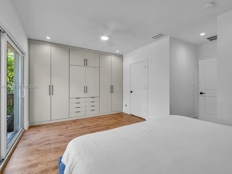 1411 NE 101st St — Photo 11