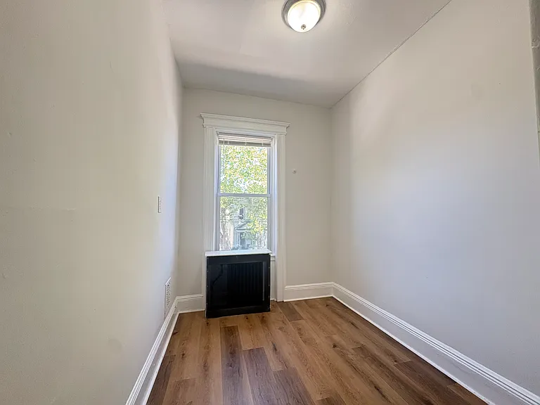 133 Boyd Ave #2 — Photo 3