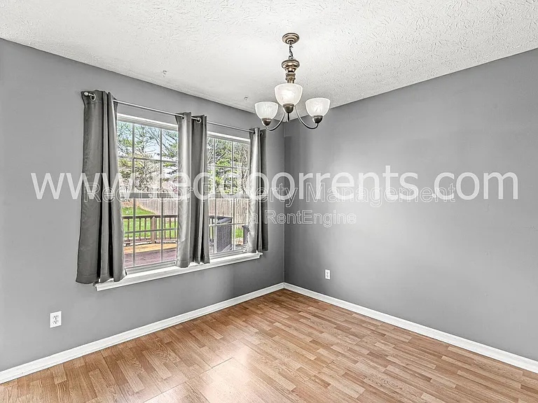 1522 Lake Point Ln N — Photo 5