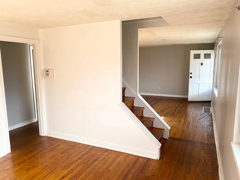 209 Marose Dr — Photo 3