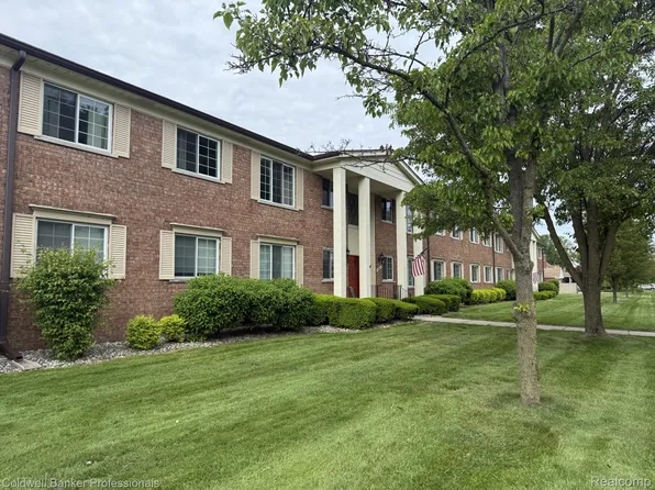 22860 E Nine Mile Rd #16, Saint Clair Shores, MI 48080