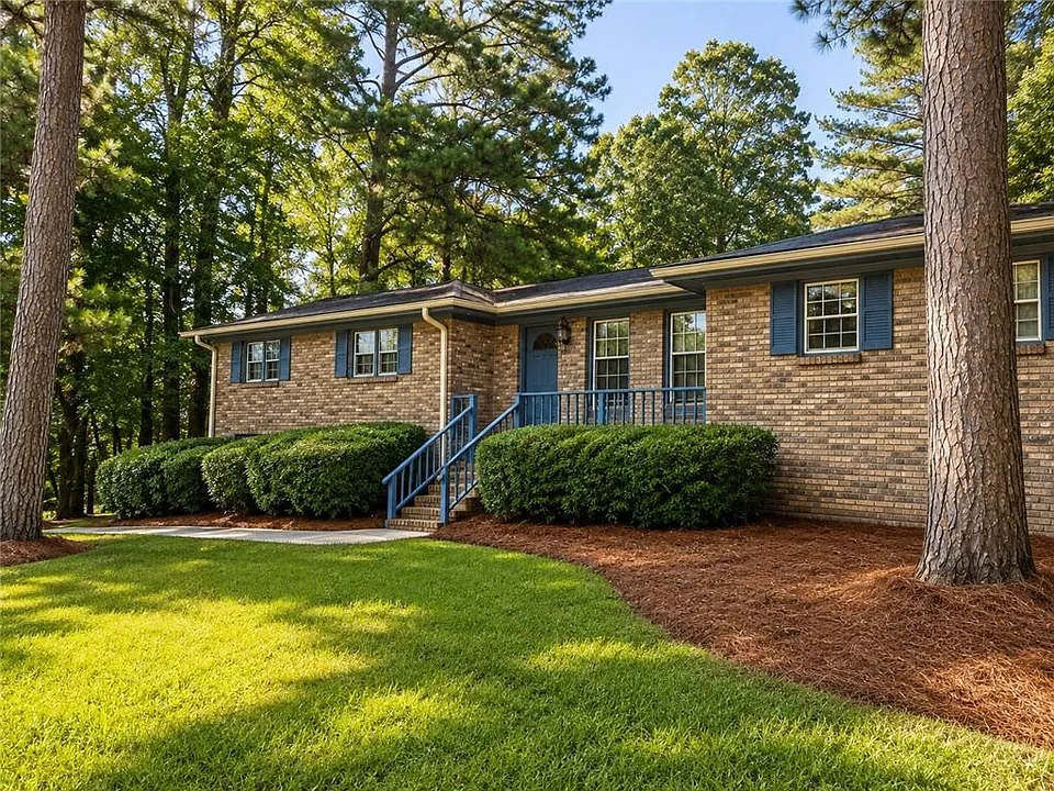 3292 Holly Springs Rd NE