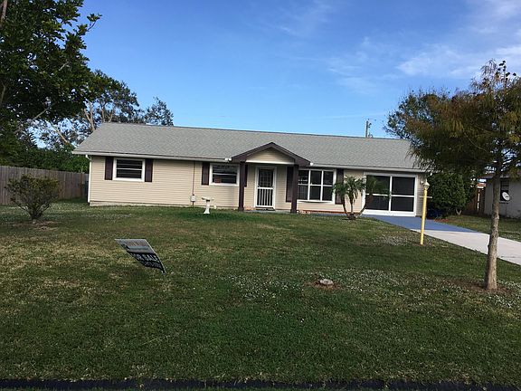 3rd image of 667 SE Clifton Lane