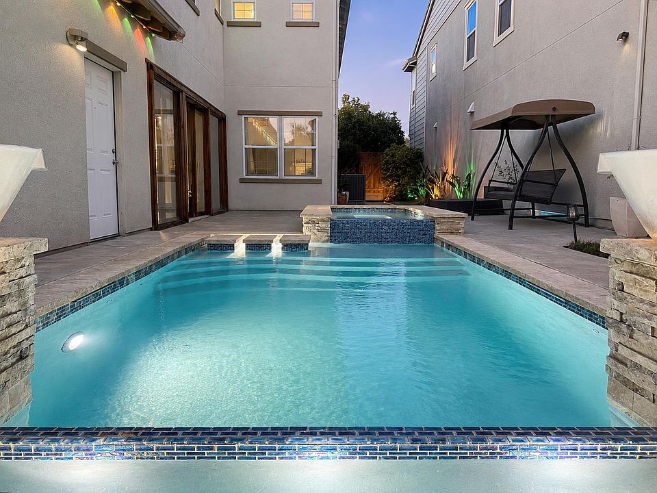 1st image of 668 W Gravino Dr
