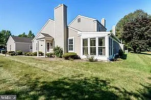 1401 Cambridge Ct — Photo 1