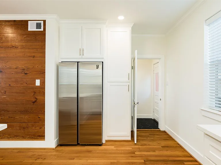 2516 Avenue K #1 — Photo 11