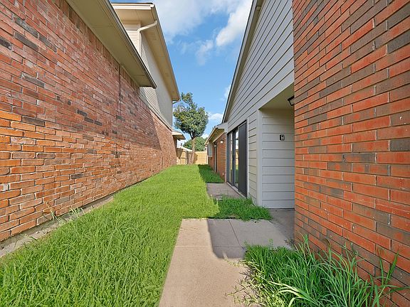 2nd image of 4213 Phoenix Dr