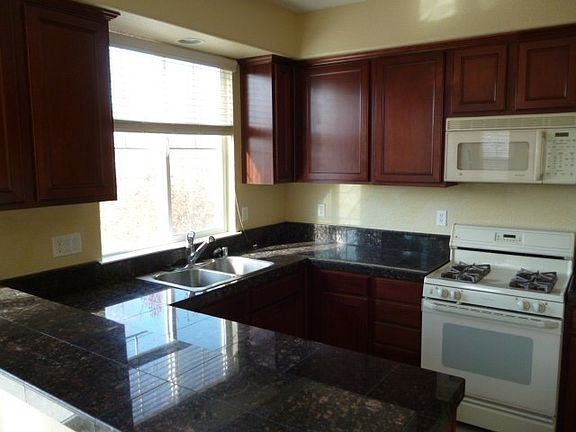 3rd image of 3829 Artadi Dr